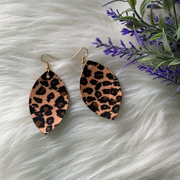 NWT Cheetah Shimmer Faux Leather & Cork Earrings - Picture 2 of 7